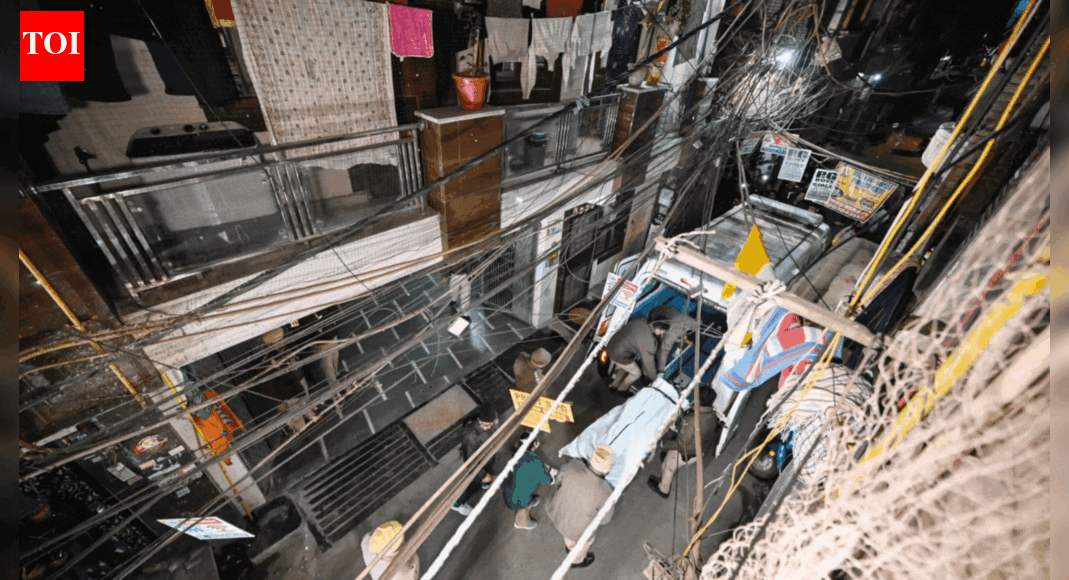 Delhi Murder: ‘Dhatura laddoos, strangled with muffler’ Delhi man walks into police station, confesses to killing mother, 2 siblings; attempted suicide multiple times | Delhi News